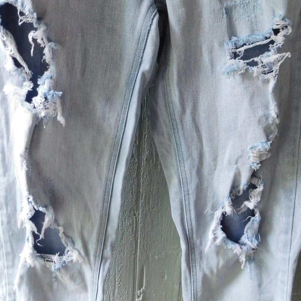 💎💎 High Rise Ripped Distressed Jeans - Picture 3 of 11